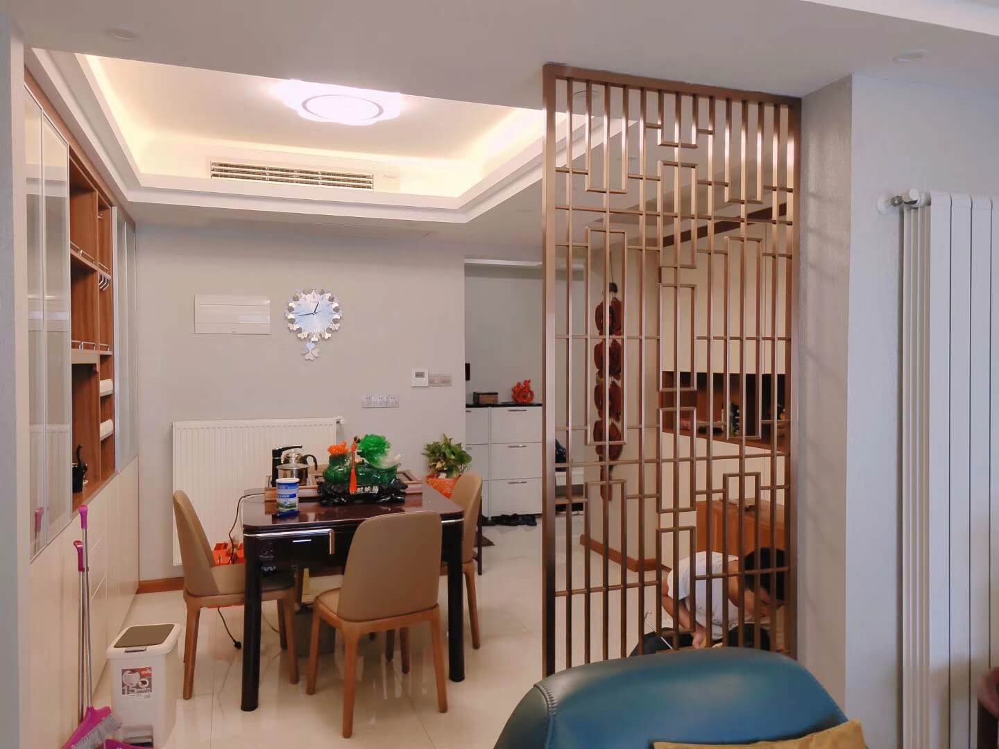 一個(gè)隔斷便可以成就一方理想中的用餐環(huán)境，您get到了嗎？